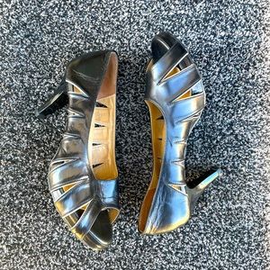 Black High Heels. Size 38. US 7.5. Genuine Leather.